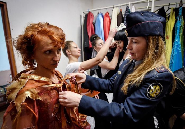 Показ мод прошел в женской тюрьме!