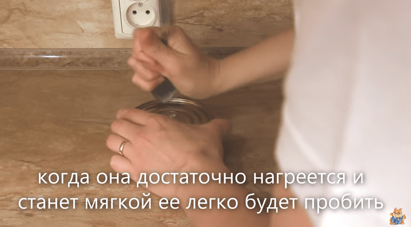Как открыть консервы ложкой
