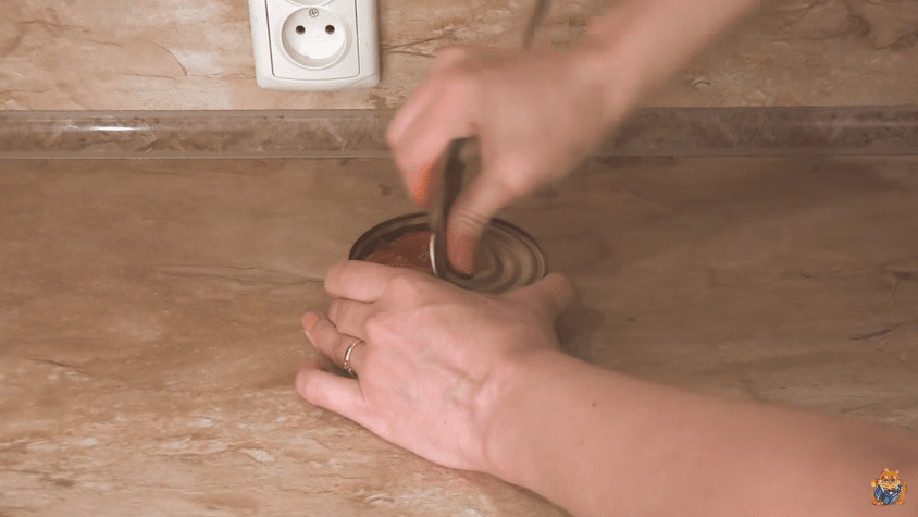 Как открыть консервы ложкой
