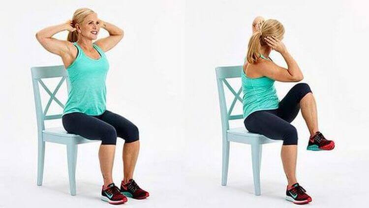 7 упражнений, которые можно выполнять сидя на стуле – помогают избавиться от обвисшего живота