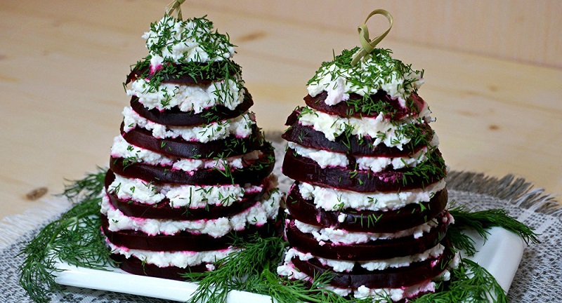 13 примеров оформления салатов для новогоднего стола – просто, красиво, изысканно