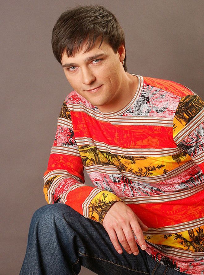 А вы знаете, кем стал певец Юрий Шатунов сегодня? Бывший солист «Ласкового мая» теперь – заботливый муж, папа и миллионер