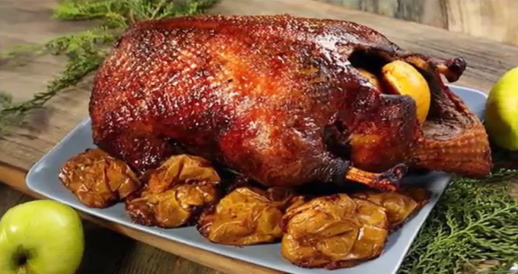 Королева рождественского стола – утка с яблоками: ТОП-4 невероятных рецепта приготовления