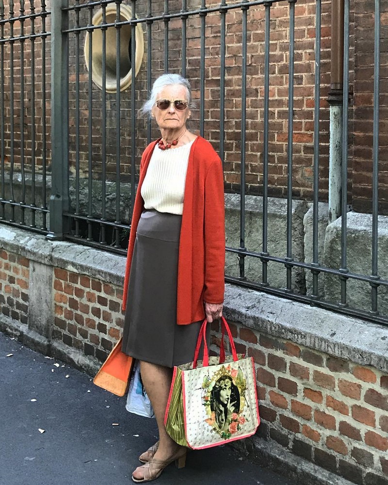 Посмотрите, как заметна разница с нашими леди – студент ведет Инстаграм со стильными пенсионерками из Милана