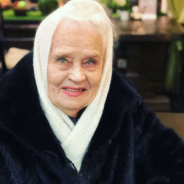 Поклонники в невероятном восхищении от фото 97-летней матери Ирины Алферовой