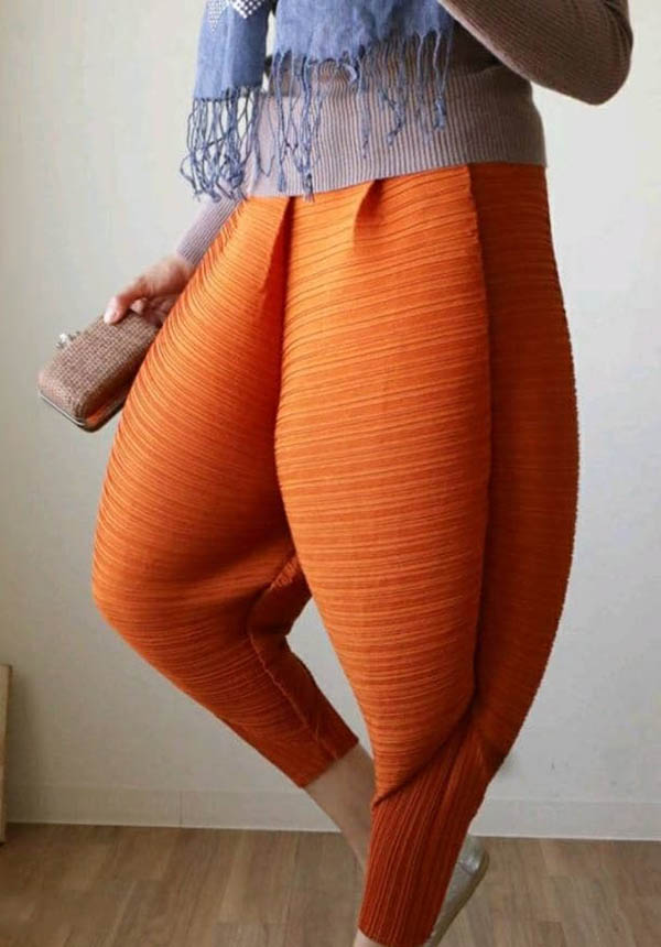 А вы бы носили такие штаны? Новый тренд в мире моды – «горячие цыпочки» уже завоевывают мир